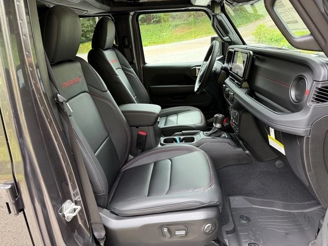 2025 Jeep JT Gladiator - Image 19 of 21