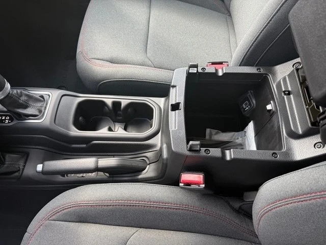 2025 Jeep JT Gladiator - Image 27 of 30