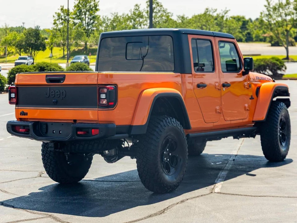 2025 Jeep JT Gladiator - Image 5 of 13