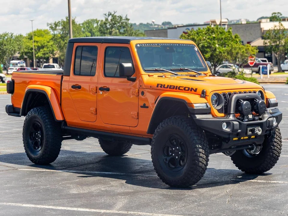 2025 Jeep JT Gladiator - Image 2 of 13