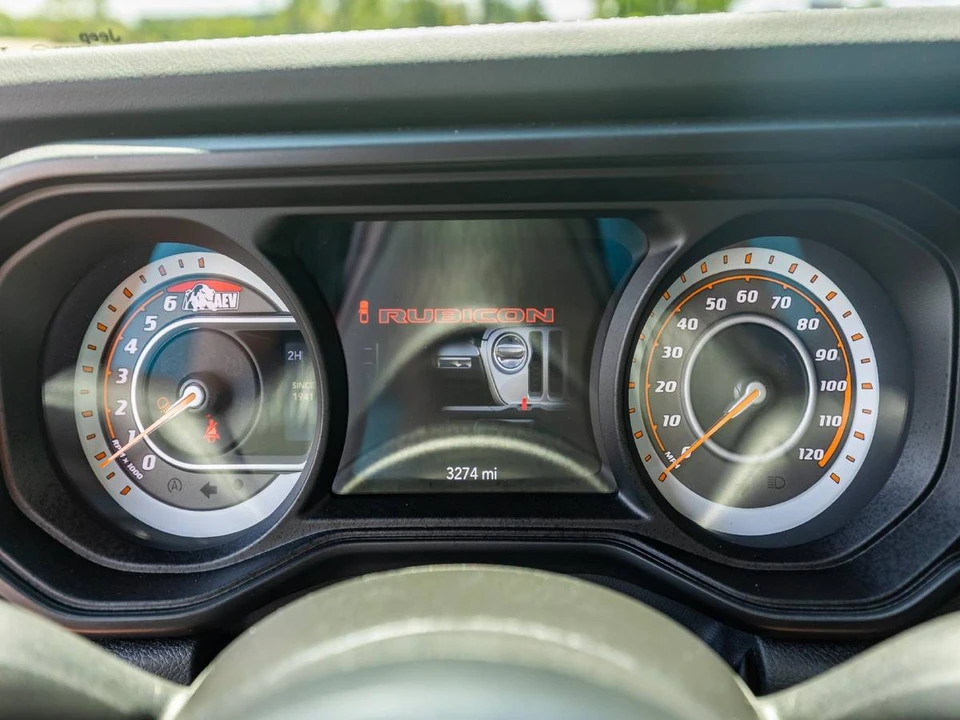 2025 Jeep JT Gladiator - Image 12 of 13