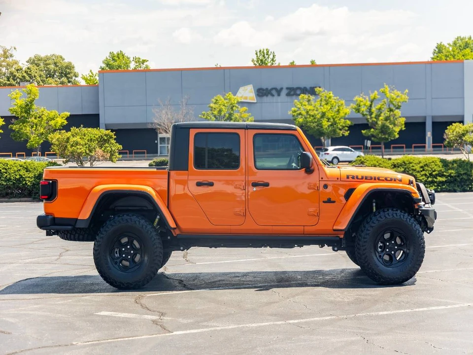 2025 Jeep JT Gladiator - Image 7 of 13