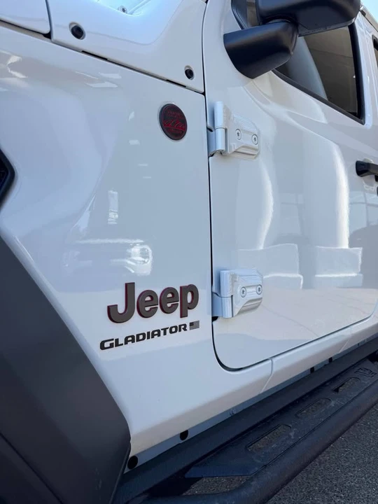 2025 Jeep JT Gladiator - Image 9 of 9