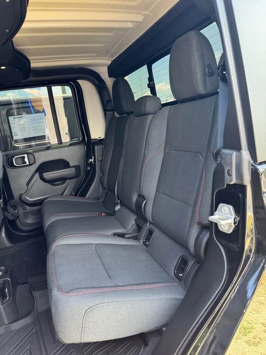 2025 Jeep JT Gladiator - Image 10 of 11