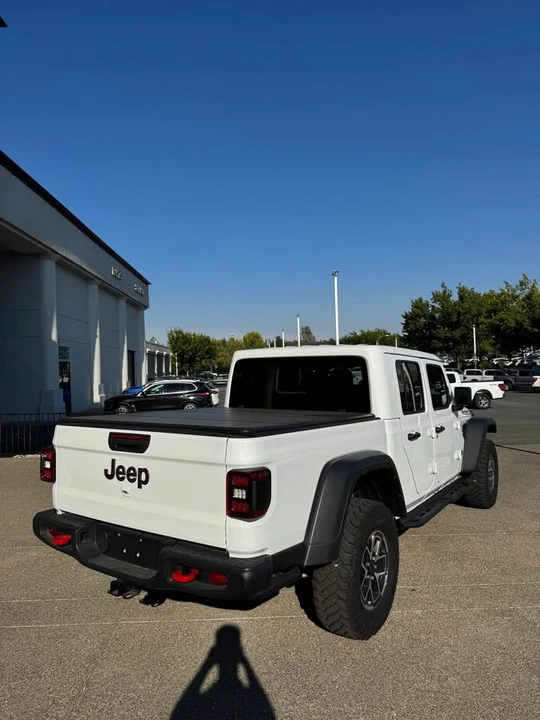 2025 Jeep JT Gladiator - Image 5 of 9