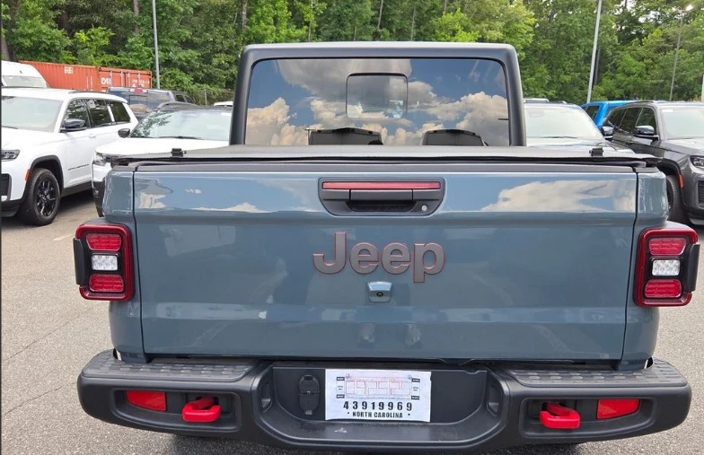 2025 Jeep JT Gladiator - Image 5 of 12