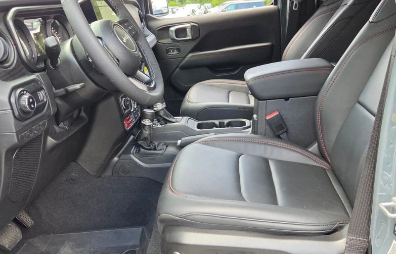 2025 Jeep JT Gladiator - Image 7 of 12