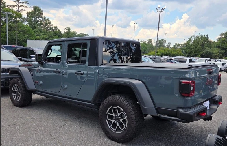 2025 Jeep JT Gladiator - Image 6 of 12