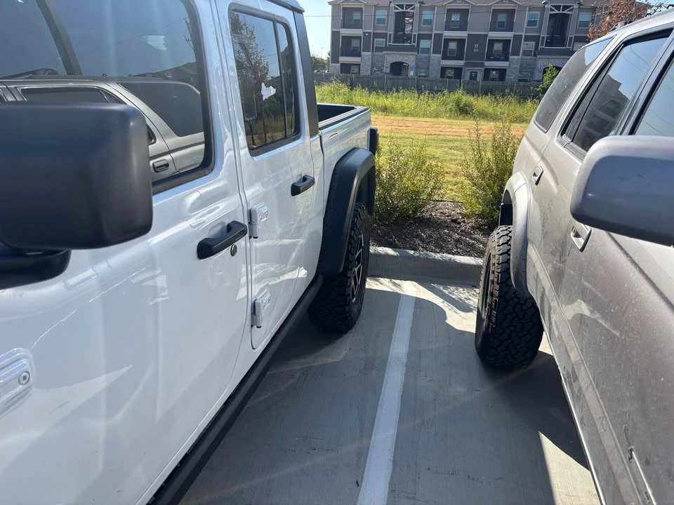 2025 Jeep JT Gladiator - Image 3 of 16