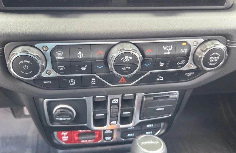 2025 Jeep JT Gladiator - Image 10 of 12