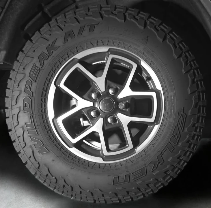 2025 Jeep JT Gladiator - Image 8 of 11