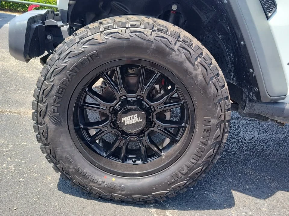2025 Jeep JT Gladiator - Image 11 of 20