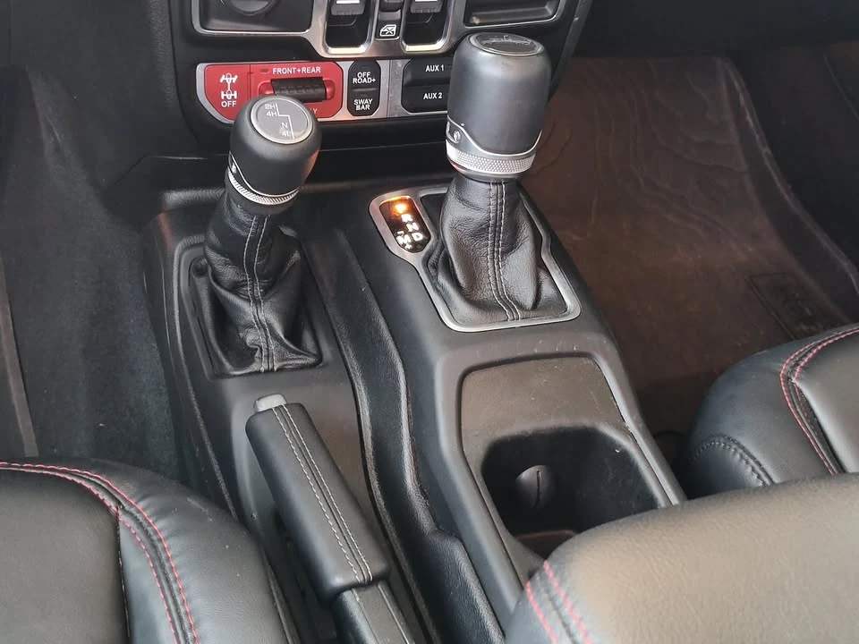 2025 Jeep JT Gladiator - Image 19 of 20
