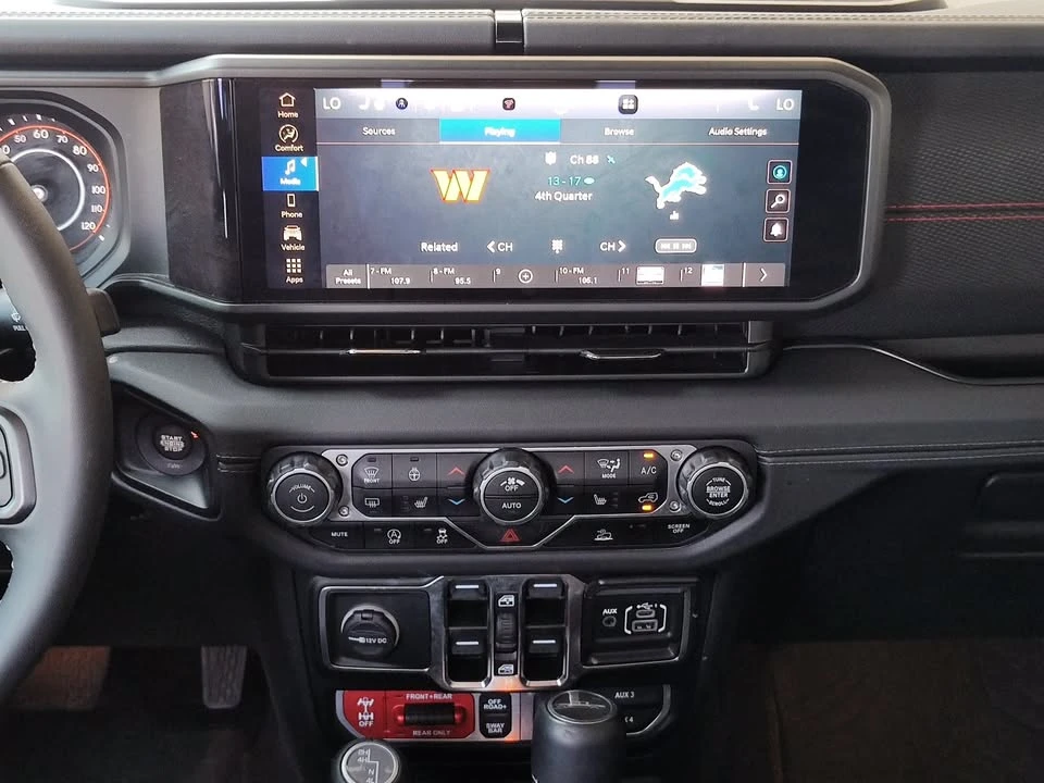 2025 Jeep JT Gladiator - Image 18 of 20