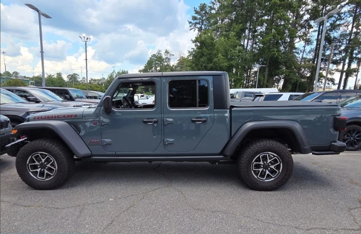 2025 Jeep JT Gladiator - Image 7 of 11