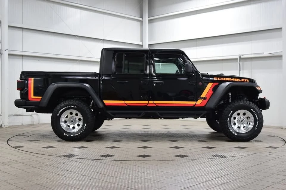2025 Jeep JT Gladiator - Image 8 of 19