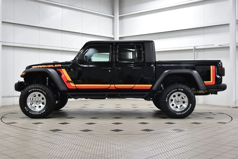2025 Jeep JT Gladiator - Image 4 of 19