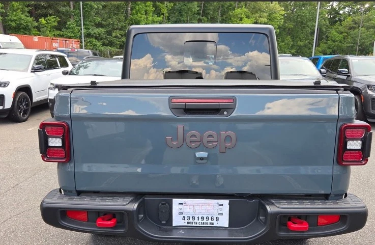 2025 Jeep JT Gladiator - Image 5 of 11