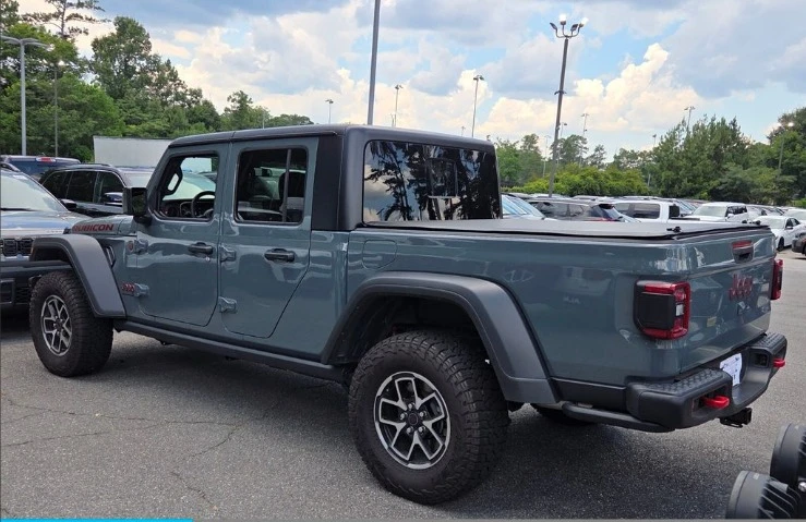 2025 Jeep JT Gladiator - Image 6 of 11
