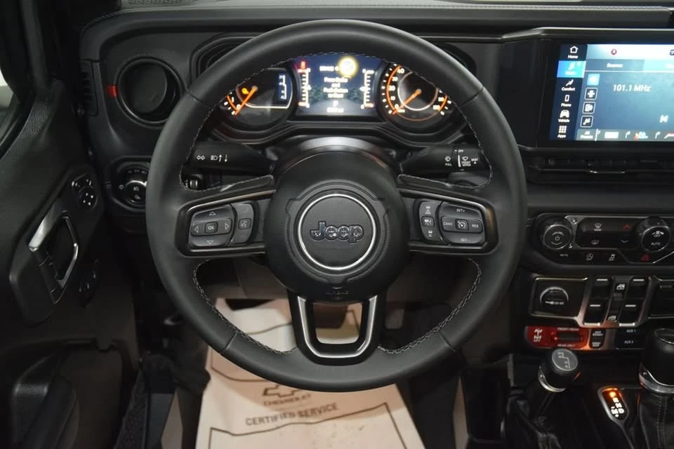 2025 Jeep JT Gladiator - Image 14 of 19