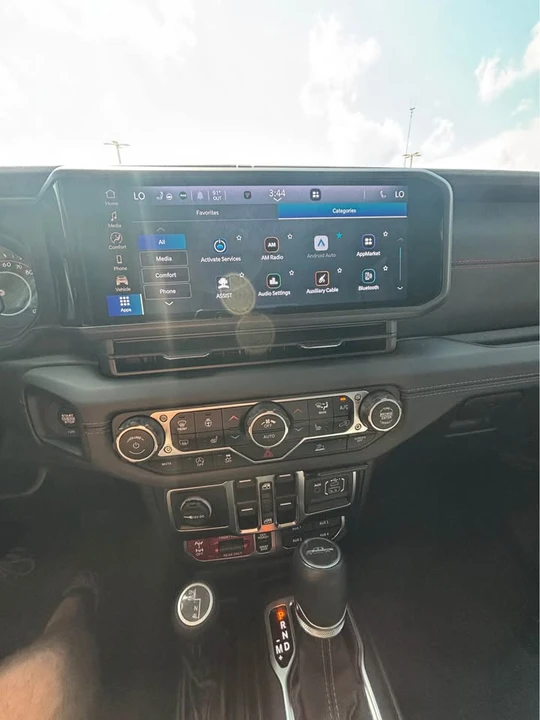 2025 Jeep JT Gladiator - Image 6 of 10
