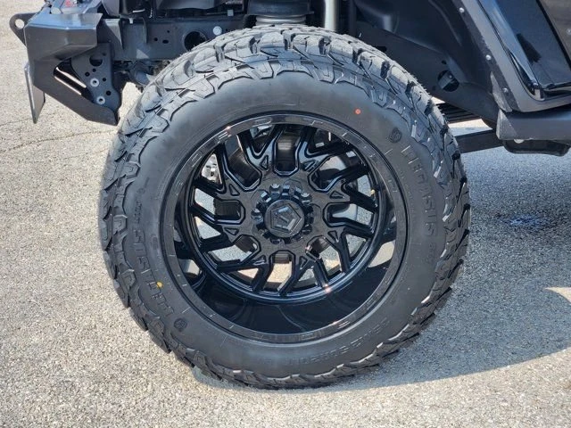 2025 Jeep JT Gladiator - Image 5 of 15