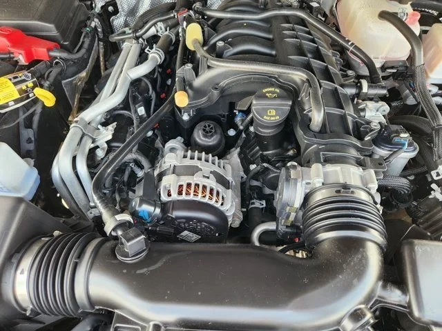 2025 Jeep JT Gladiator - Image 14 of 15