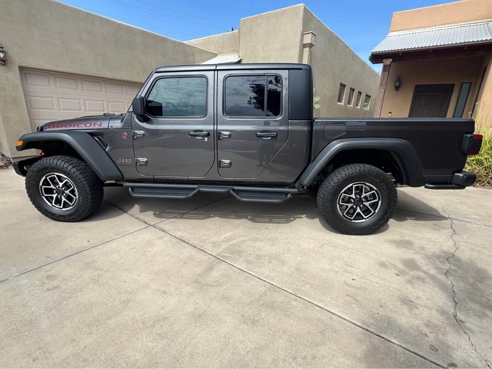 2025 Jeep JT Gladiator - Image 5 of 20
