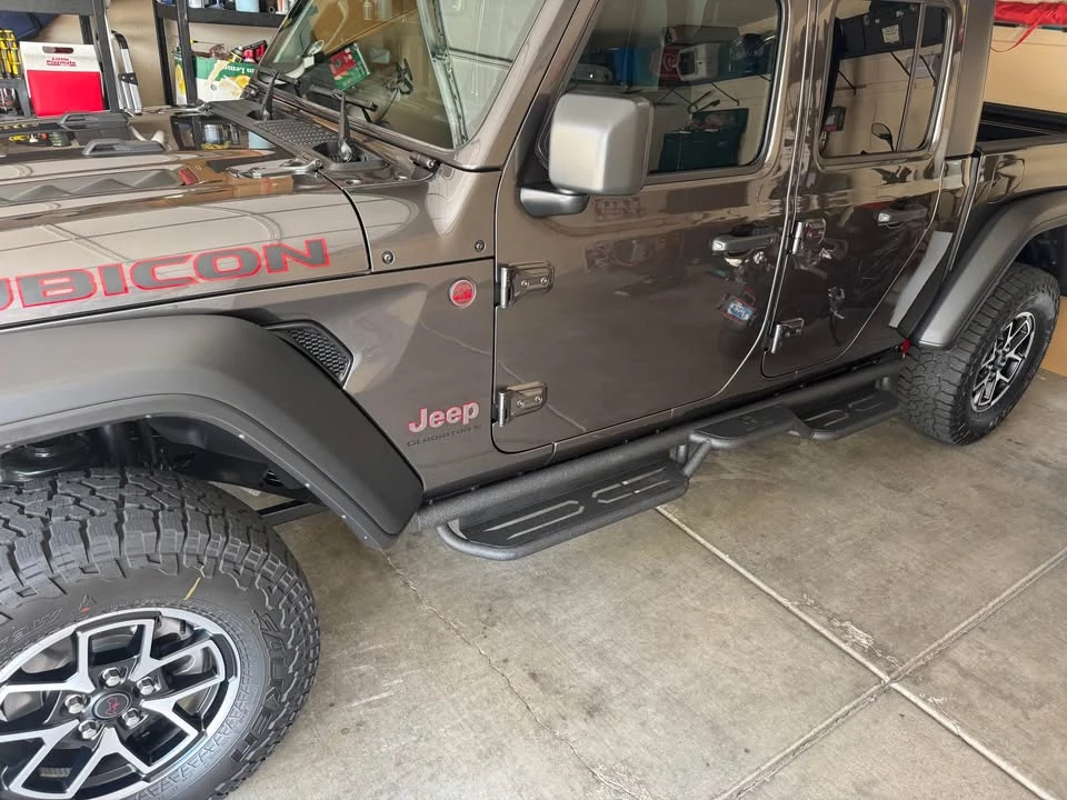 2025 Jeep JT Gladiator - Image 11 of 20
