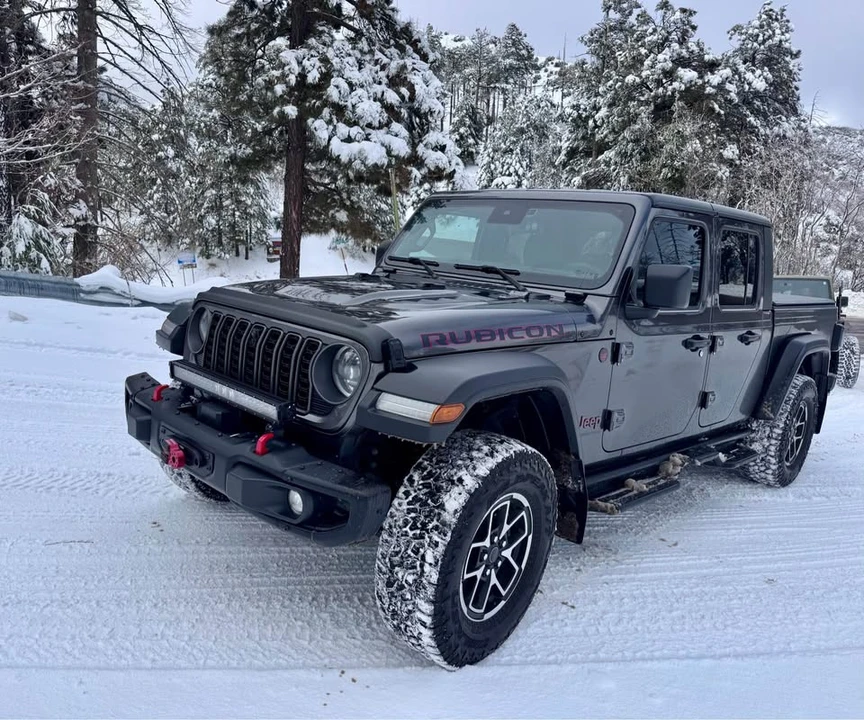 2025 Jeep JT Gladiator - Image 16 of 20