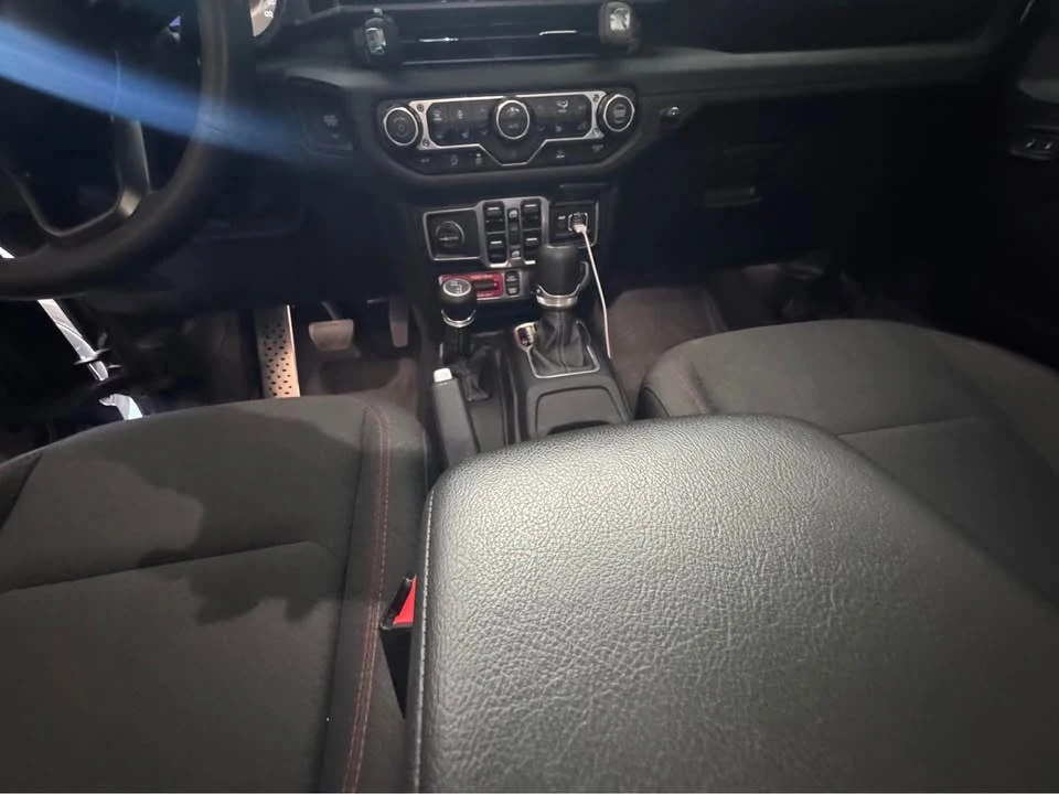 2025 Jeep JT Gladiator - Image 19 of 20