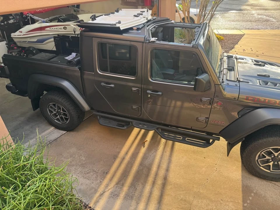 2025 Jeep JT Gladiator - Image 14 of 20