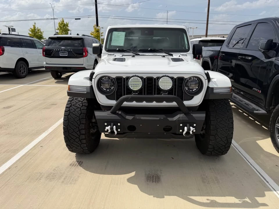 2025 Jeep JT Gladiator - Image 2 of 7