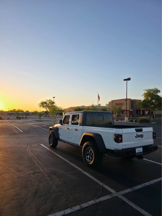 2025 Jeep JT Gladiator - Image 7 of 7