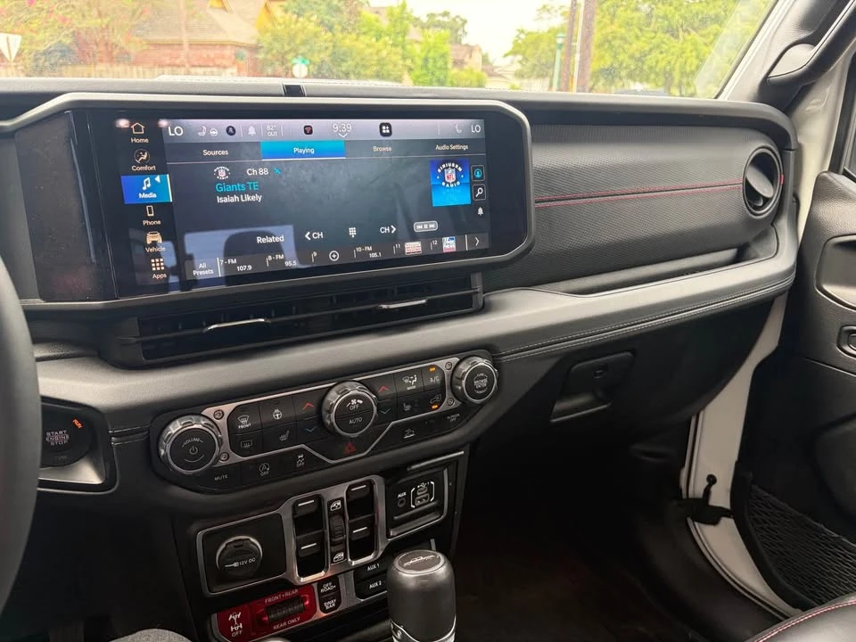 2025 Jeep JT Gladiator - Image 10 of 12