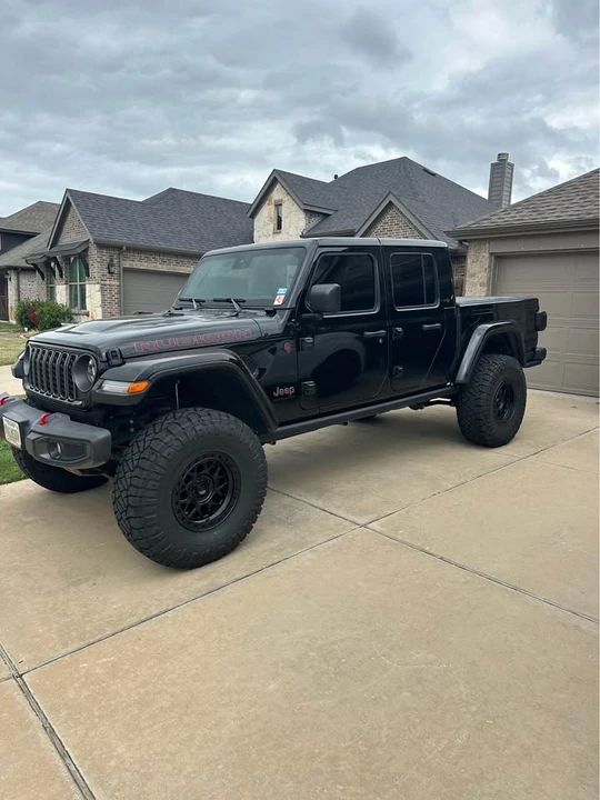 2025 Jeep JT Gladiator - Image 2 of 17