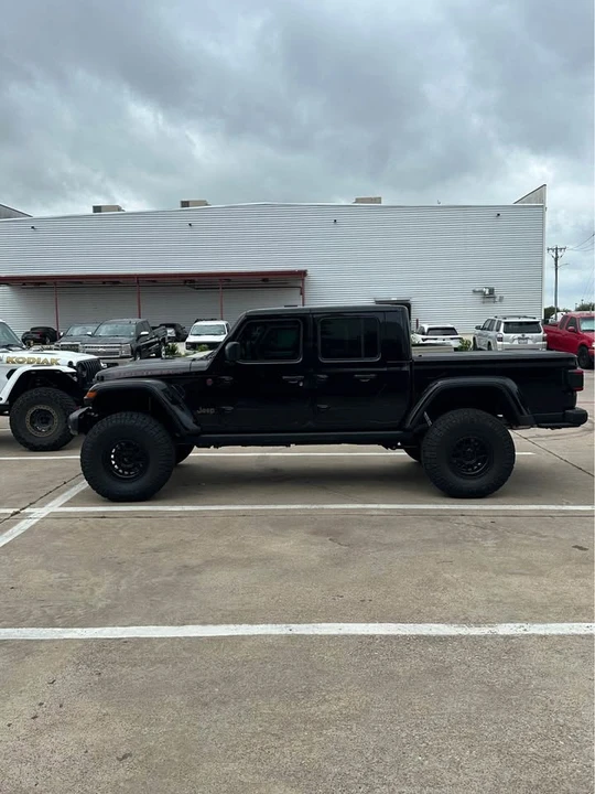 2025 Jeep JT Gladiator - Image 3 of 17