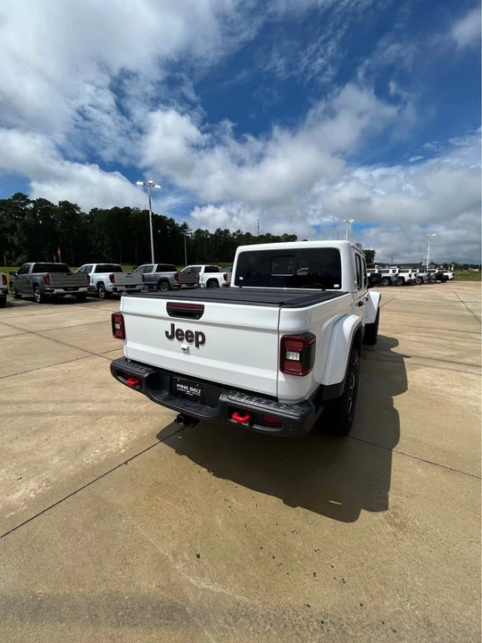 2025 Jeep JT Gladiator - Image 4 of 9
