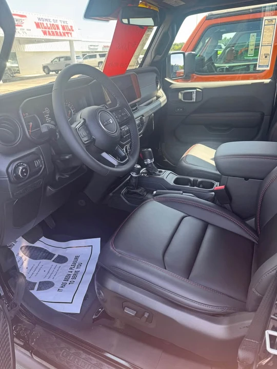 2025 Jeep JT Gladiator - Image 5 of 7