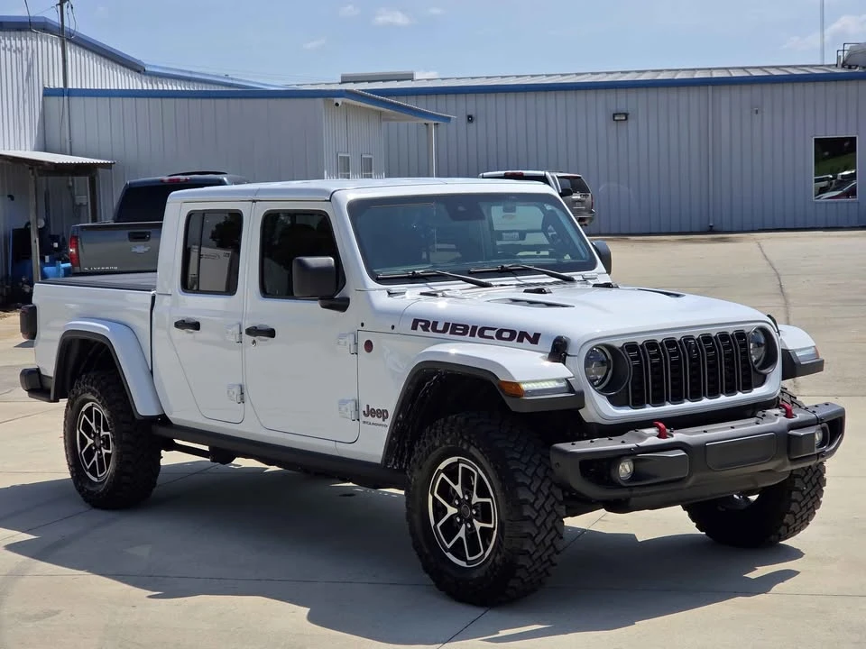 2025 Jeep JT Gladiator - Image 2 of 9