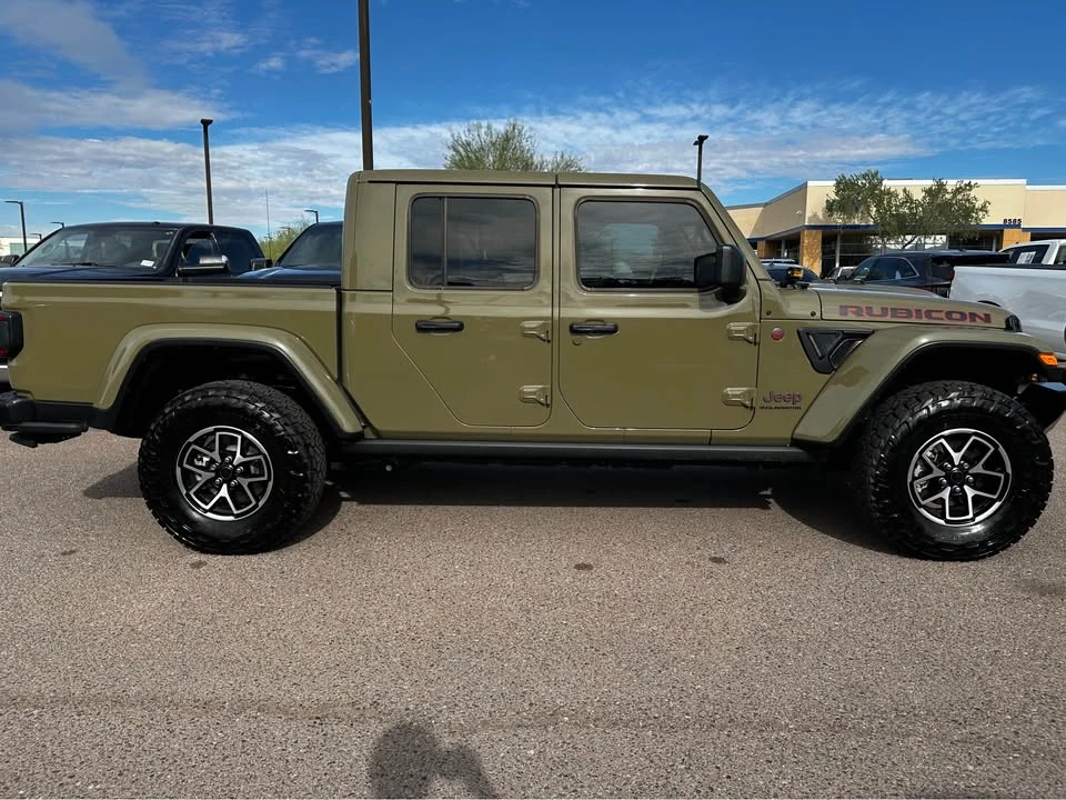 2025 Jeep JT Gladiator - Image 6 of 12