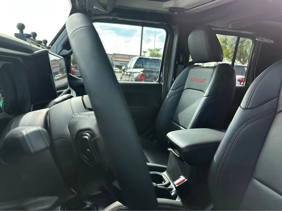 2025 Jeep JT Gladiator - Image 10 of 12