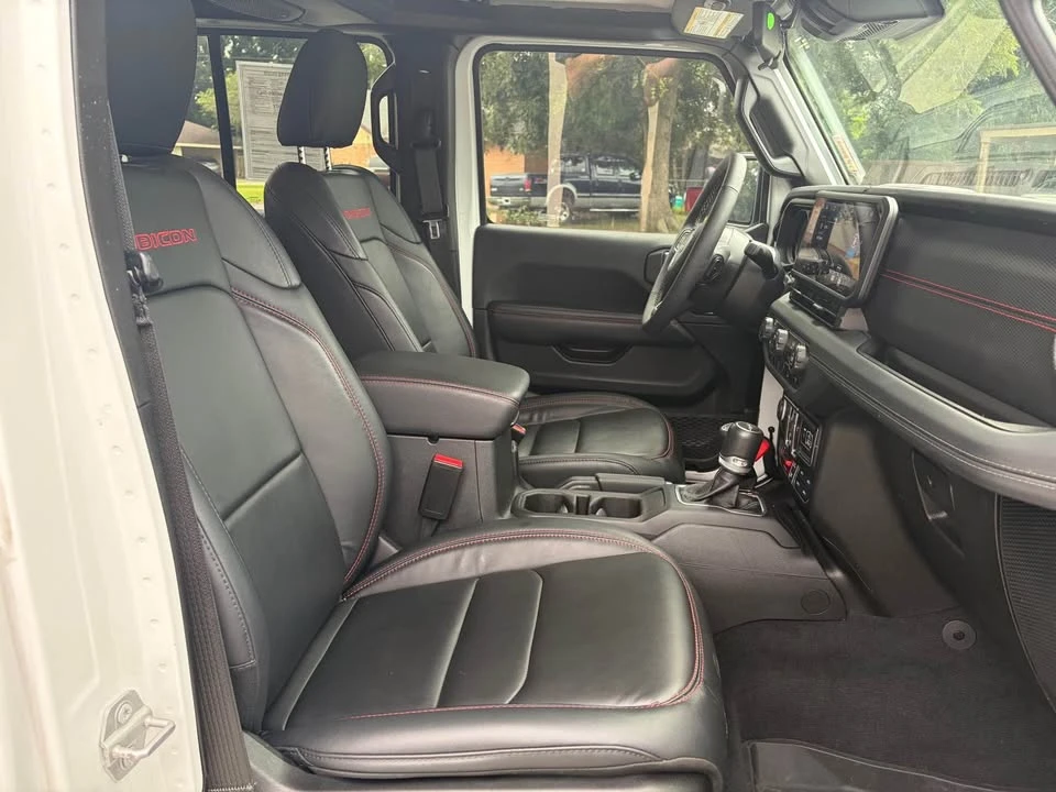 2025 Jeep JT Gladiator - Image 9 of 12