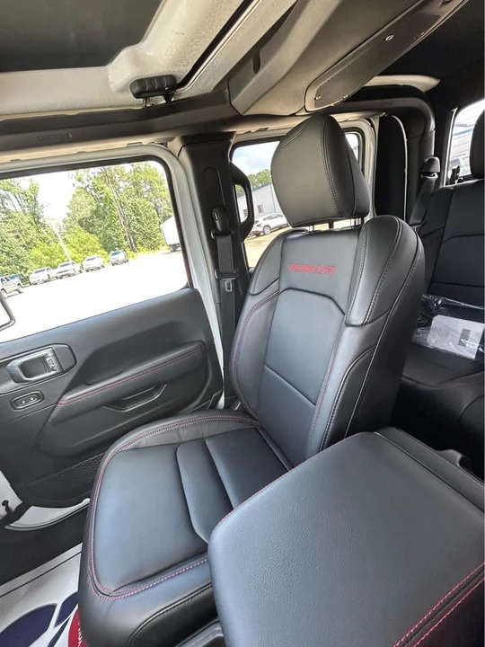 2025 Jeep JT Gladiator - Image 7 of 9