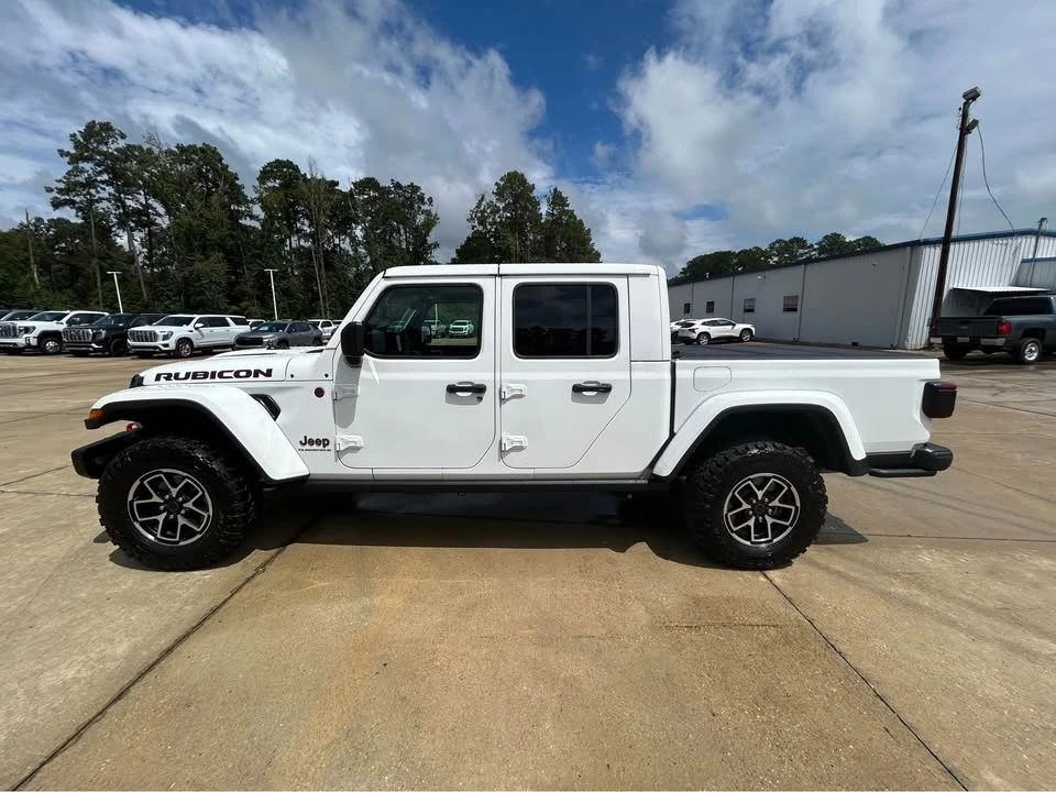 2025 Jeep JT Gladiator - Image 3 of 9