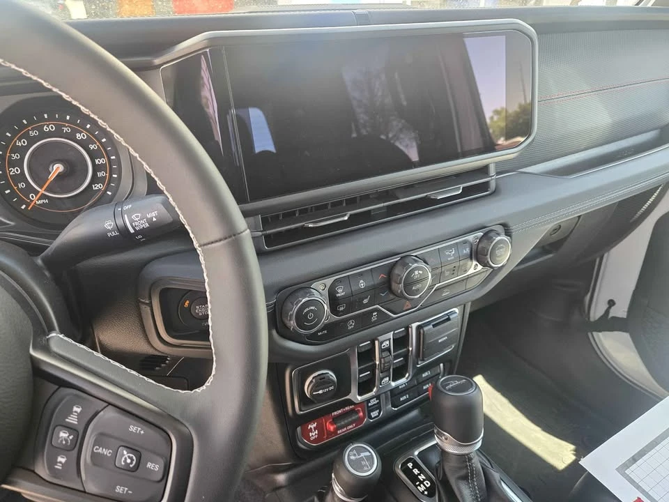 2025 Jeep JT Gladiator - Image 11 of 11