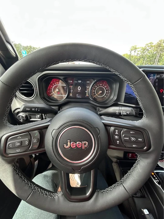 2025 Jeep JT Gladiator - Image 9 of 9