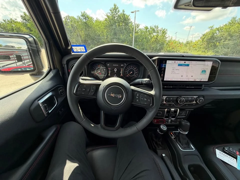 2025 Jeep JT Gladiator - Image 19 of 20