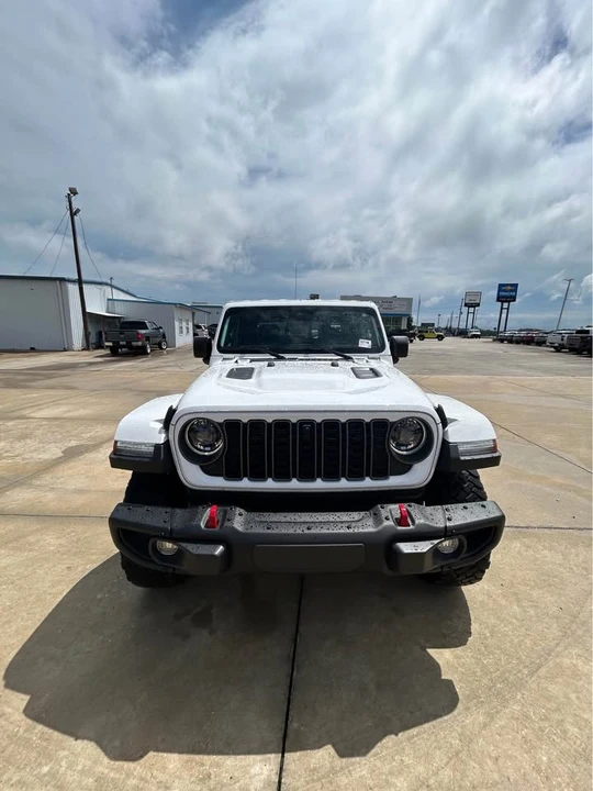2025 Jeep JT Gladiator - Image 2 of 9