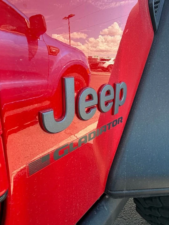 2025 Jeep JT Gladiator - Image 5 of 6